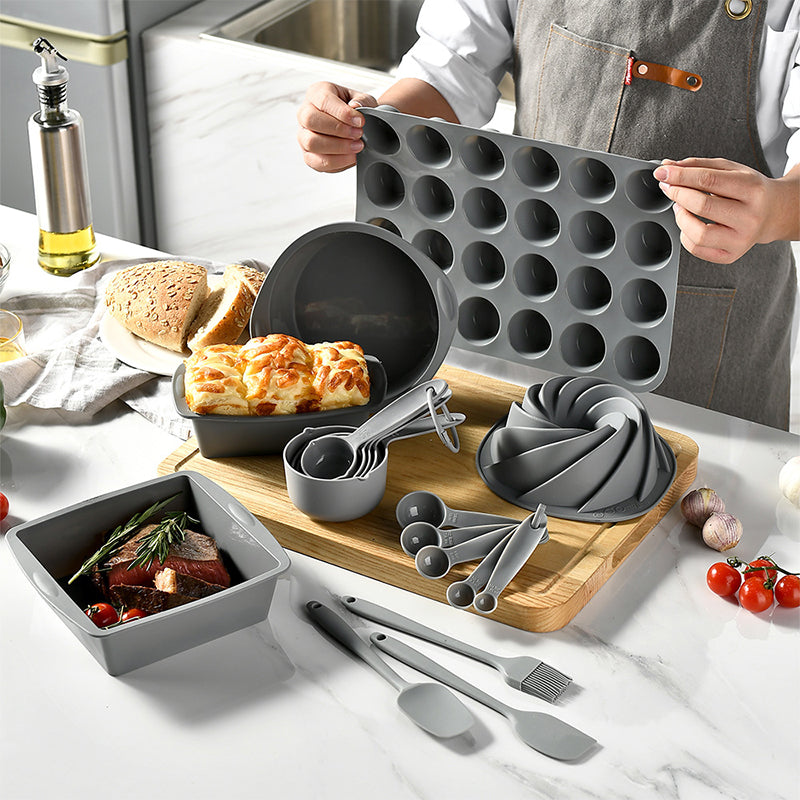 18 PCS Silicone Bakeware Sets Non Toxic with Square/Round Cake Pan, Cupcake Molds, Spatula, Baking Brush and Measuring cups Commerical Bakeware Dishwasher Safe