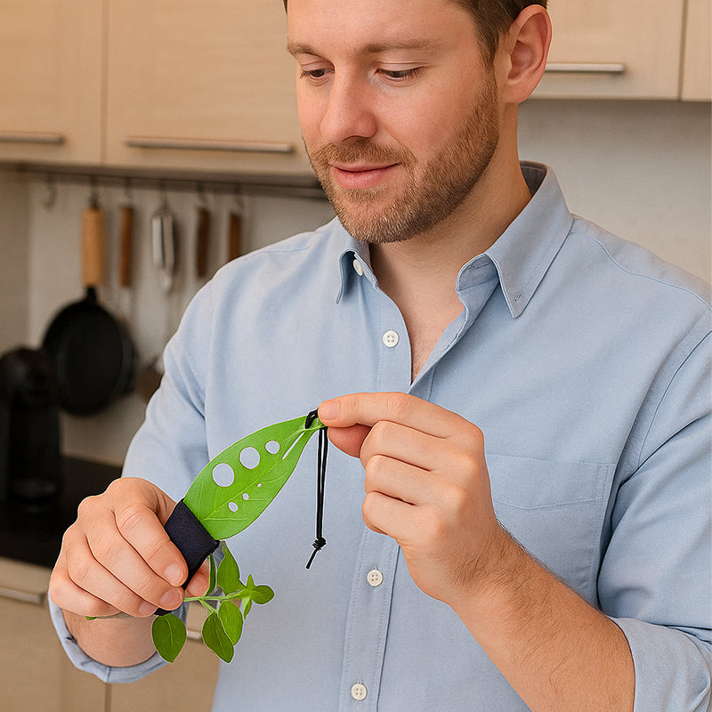 9 Hole Herb Cutter Stainless Steel Herb Peeler Vegetable Defoliation Kitchen Gadget